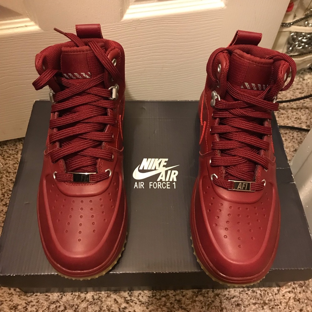 NWOT Nike Air Force 1 water resistant shoes